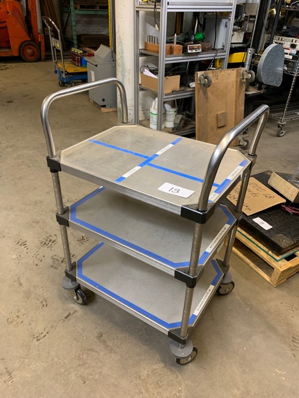 lot 13 image: Rolling cart