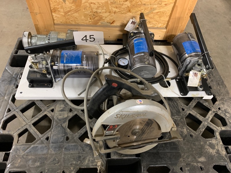 lot 45 image: Pumps & Skil Saw