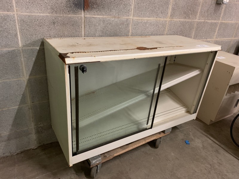 lot 69 image: Retail display cabinet