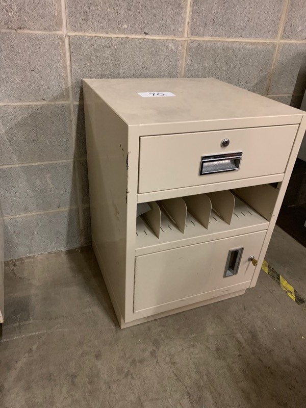 lot 70 image: Locking office cabinet