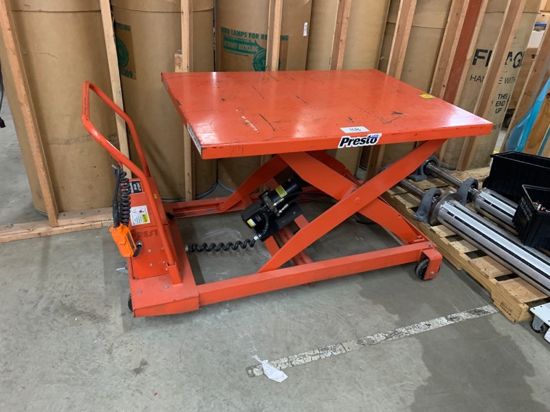 lot 118 image: Presto lift table