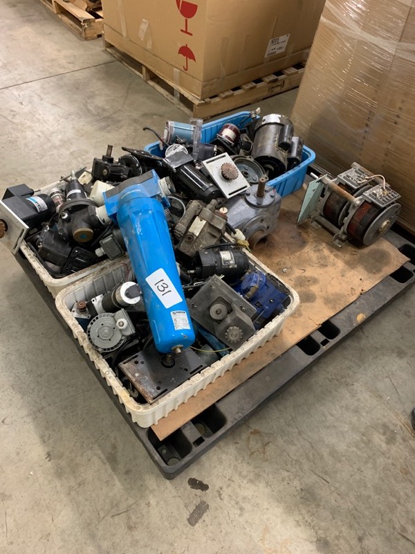 lot 131 image: Pallet lot