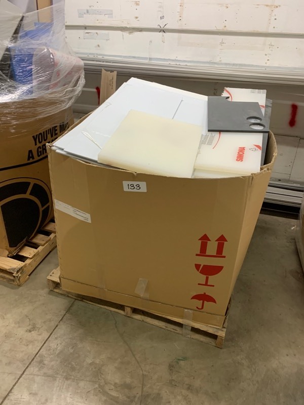 lot 133 image: Large lot of plastic