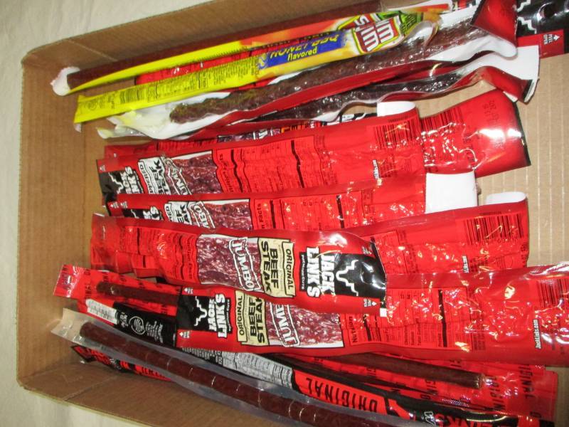 lot 126 image: 17  Jumbo Jack Links