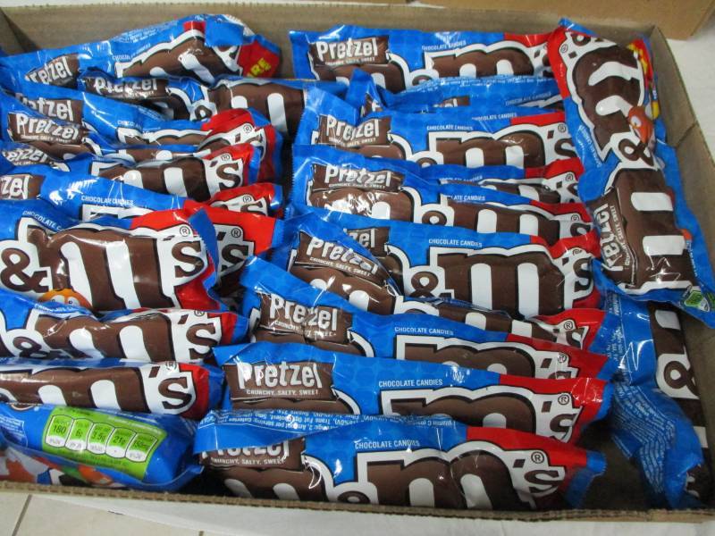 lot 119 image: 25 Packs of KING SIZE Pretzel M&Ms