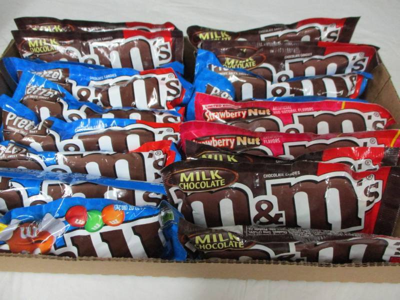 lot 117 image: 20 Packs of King Size M&Ms