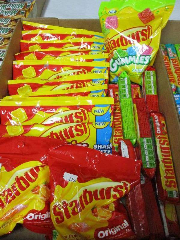 lot 114 image: 25 Packs of Assorted Starbursts