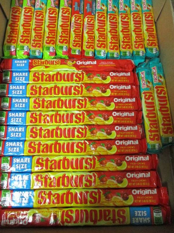 lot 113 image: 25 Packs of Assorted Starbursts