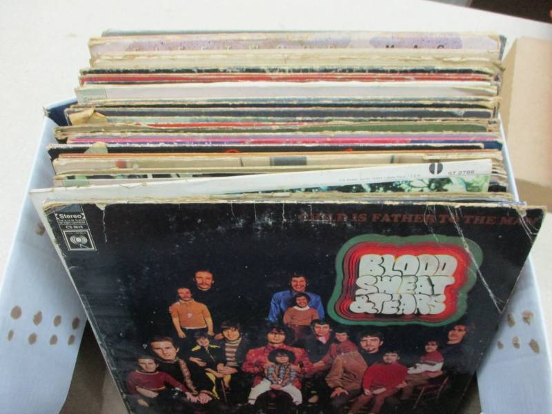 lot 86 image: 30 Various 33 records