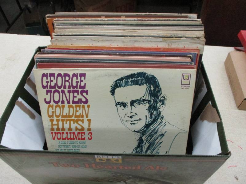 lot 89 image: 30 Various 33 records