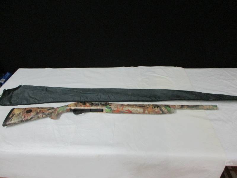 lot 4 image: New Charles Daisy Advantage Timber camo 3116026 12 Ga magnum Semi-automatic 26 Ventalated Rib Barrel screw in choke tubes 5 shot magazine