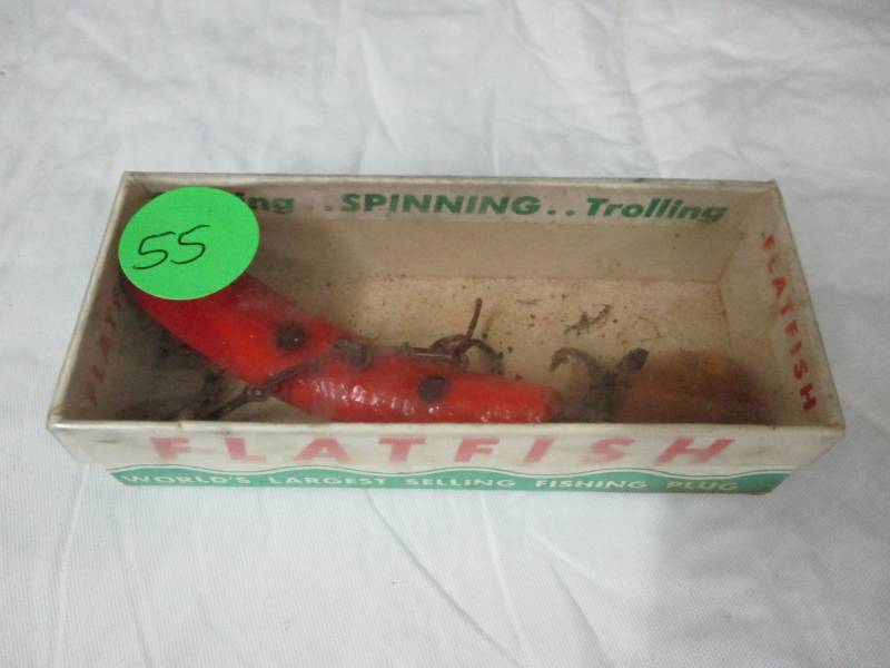 lot 55 image: Vintage  Plug Flatfish  Cast, Spinning Trolling in Box