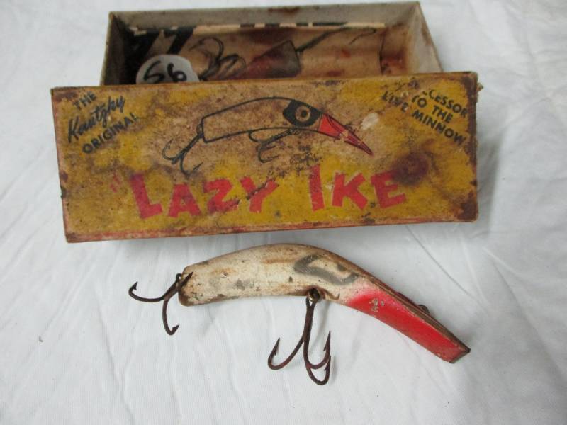 lot 56 image: Vintage  Lazy Ike Plug