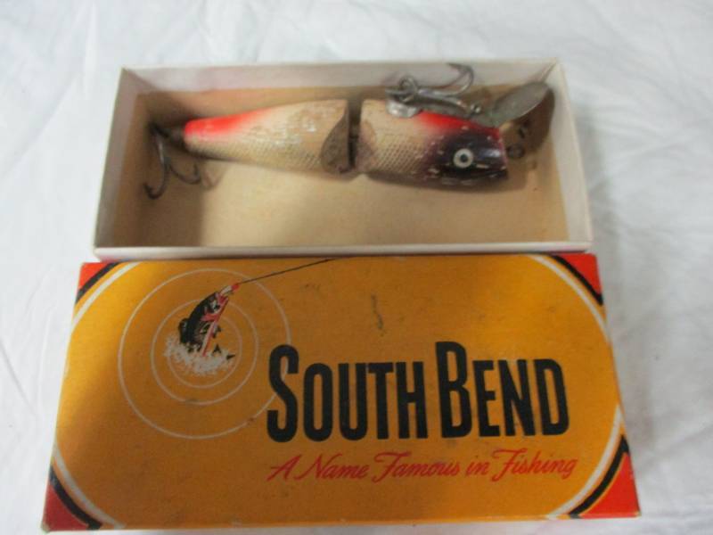 lot 59 image: Vintage South Bend Plug in Box
