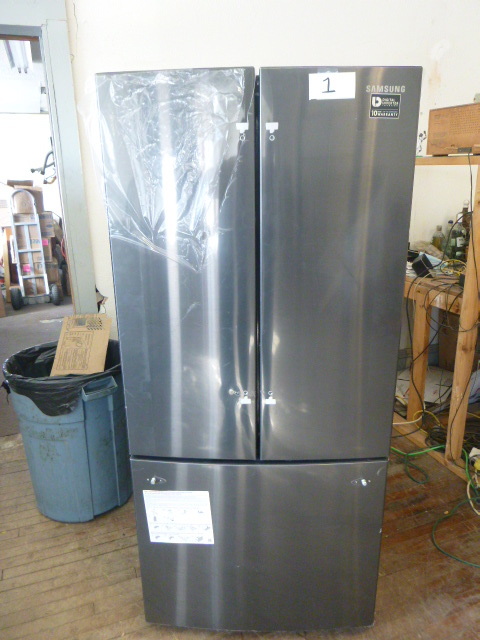 lot 1 image: NEW Samsung French Door RefrigeratorFreezer (Scratch & Dent)