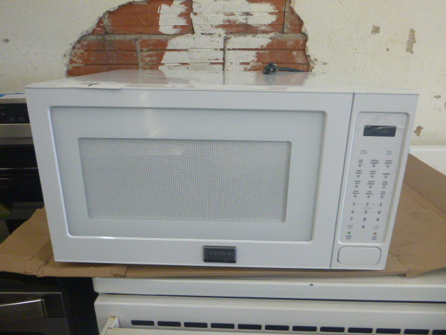 lot 4 image: NEW Frigidaire Galley Microwave (Scratch & Dent)
