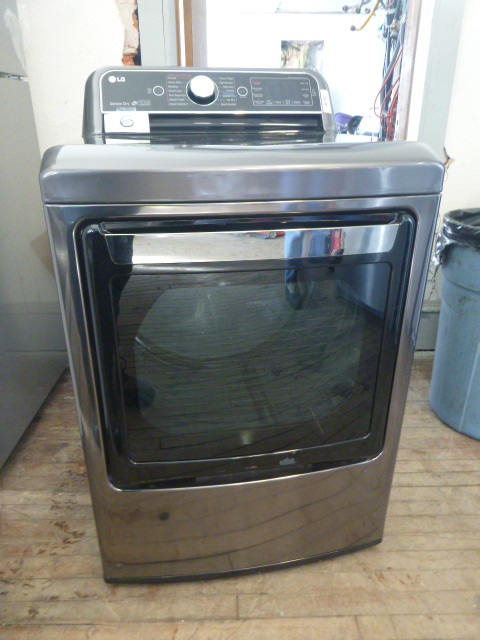 lot 6 image: NEW LG Dryer (Scratch & Dent)