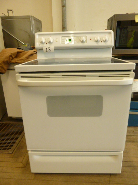 lot 12 image: USED Spectra Electric Range