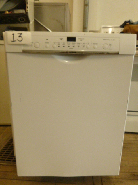 lot 13 image: USED Bosch Dishwasher