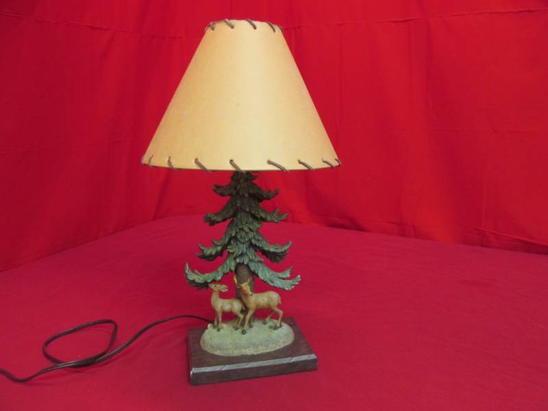 lot 1 image: lamp