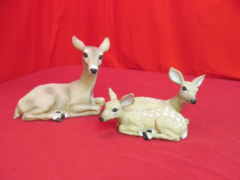 lot 4 image: lawn ornaments