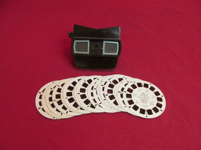 lot 29 image: vintage view master