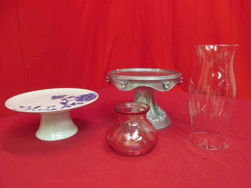 lot 52 image: hurricanes shade, cake stands, vase