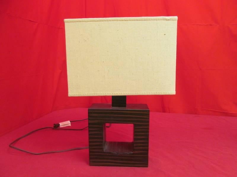 lot 57 image: lamp
