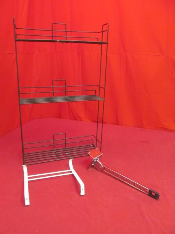 lot 59 image: shelf