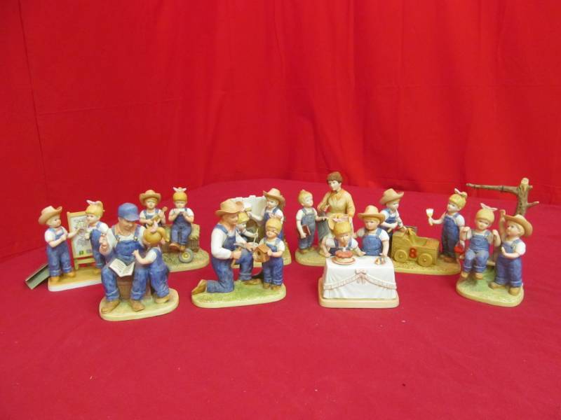 lot 64 image: Denuim days porcelain collectables