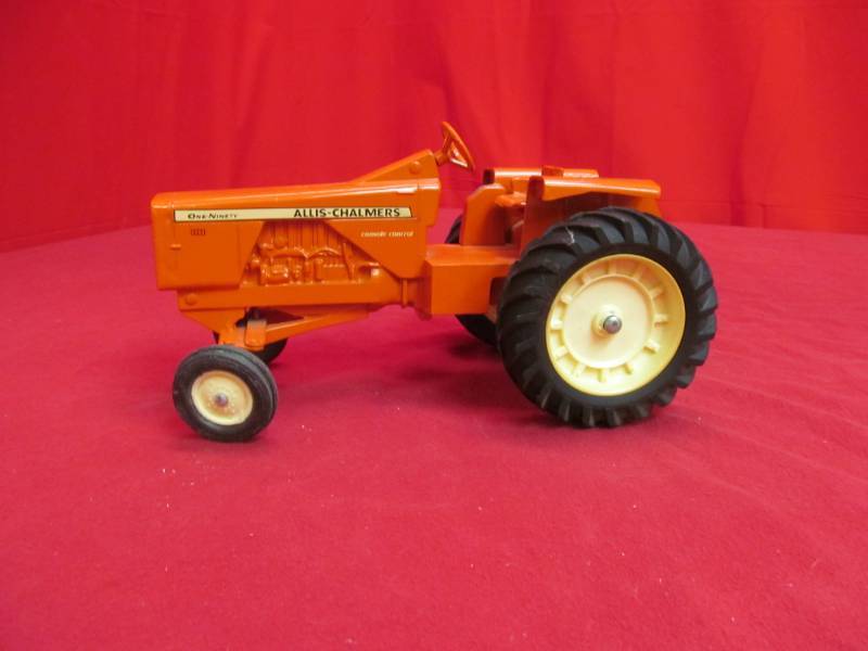 lot 81 image: Allis Chalmers 190 XT