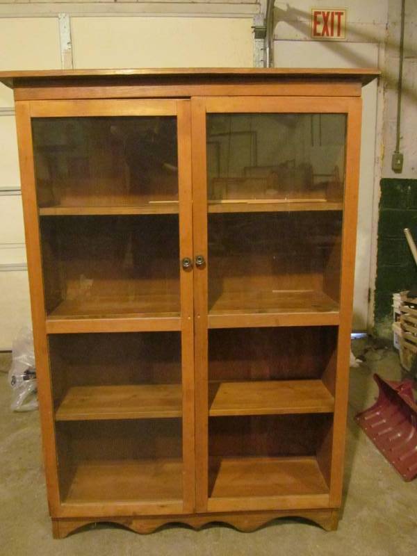 lot 95 image: display cabinet