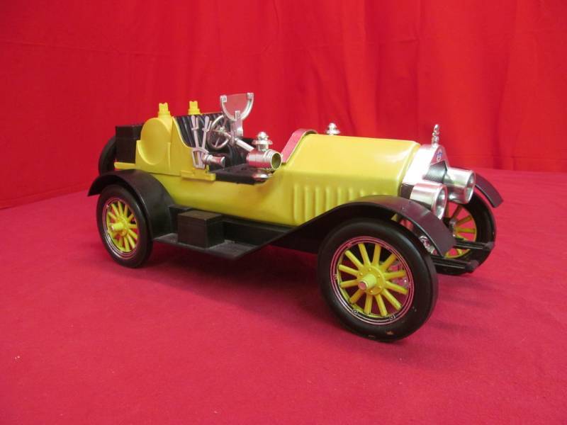 lot 132 image: vintage 1977 Stutz Bearcat Jim Beam Decanter