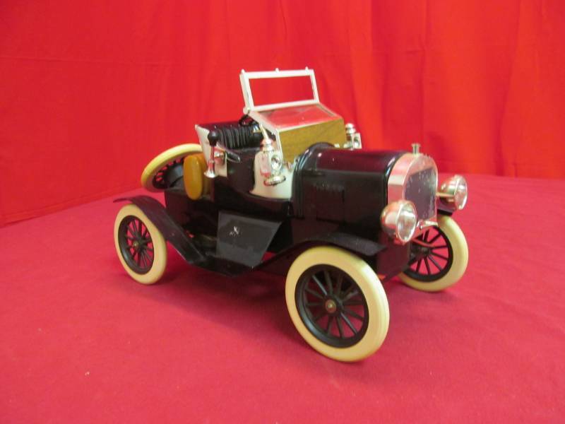 lot 133 image: Aestetic Claslil 1914 Chevrolet Vodka decanter