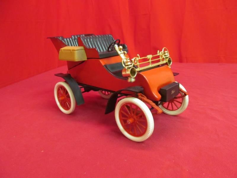 lot 135 image: vintage 1978 Model A decanter