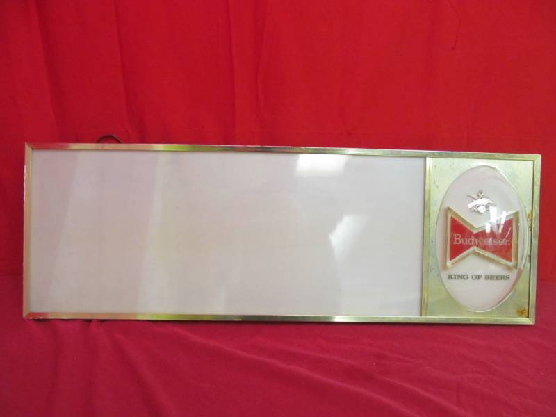 lot 184 image: vintage Budweiser Florescent light