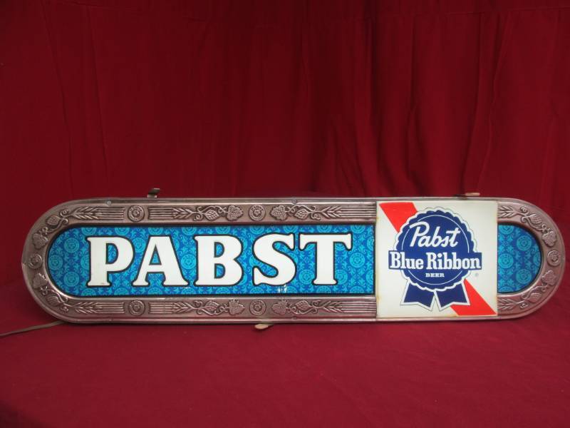 lot 187 image: Pabst Blue Ribbon Vintage lighted sign