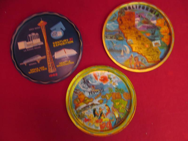 lot 202 image: vintage trays