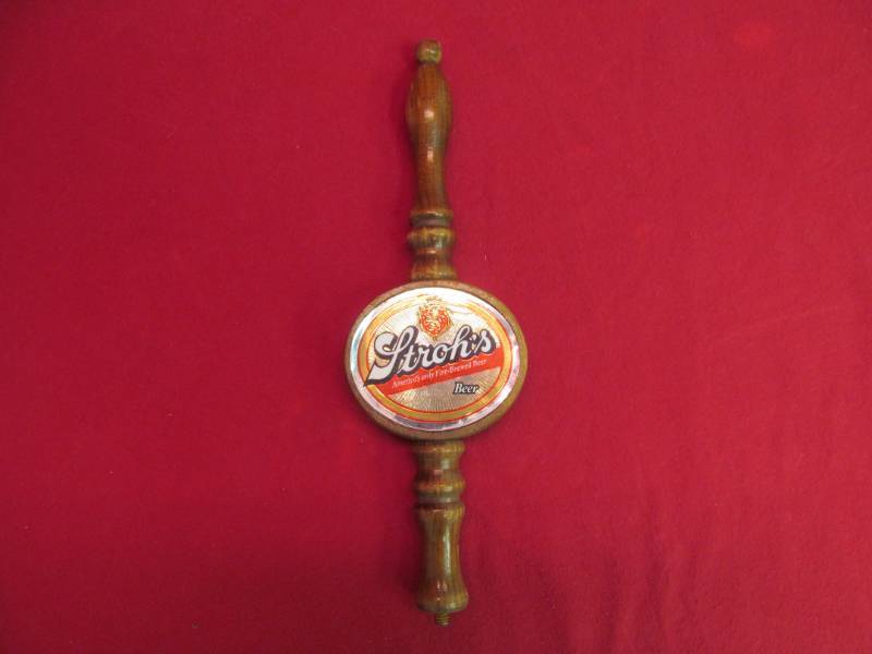 lot 211 image: Strohs beer tapper handle