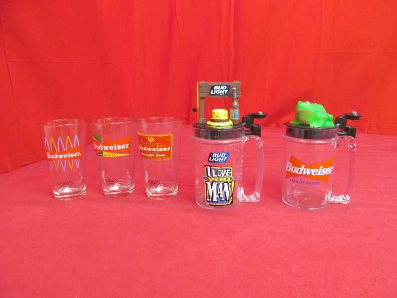 lot 238 image: Bud light talking mugs