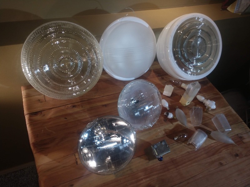 lot 9 image: Vintage Lighting Covers - Light Bulbs - KNOX Switch