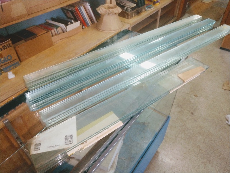 lot 58 image: Glass Shelving