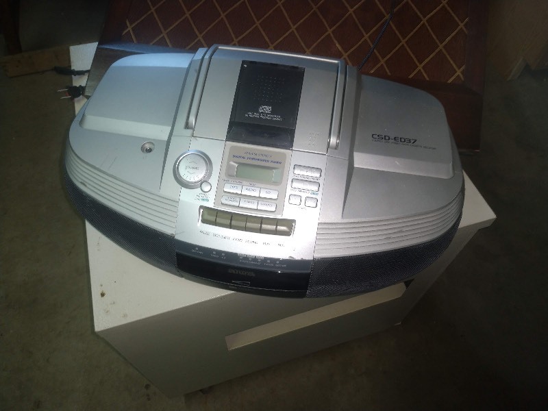 lot 75 image: Aiwa CSD-ED37 CDRadioCassette Boombox. WORKS