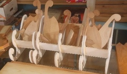 lot 77 image: Wood Model Sleighs - Additional Wood Model Sleigh Parts