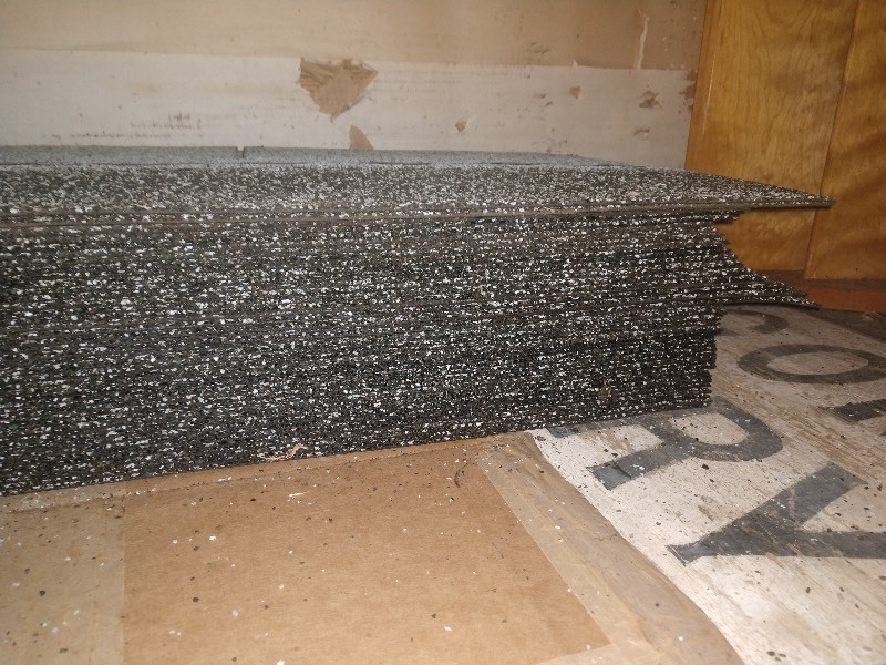 lot 87 image: Lot of Starter Shingles For Roofing