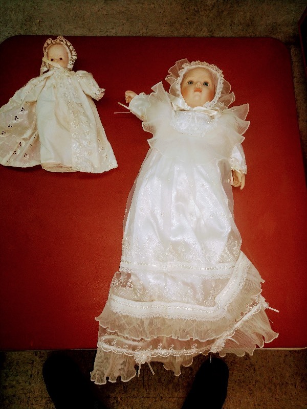 lot 92 image: Vintage Danbury Mint The Christening Doll Wearing White Ruffled Inlaid Lace Dress and Christening Cap - Vintage Doll Wearing Long White Eyelash Lace Gown and Christening Cap