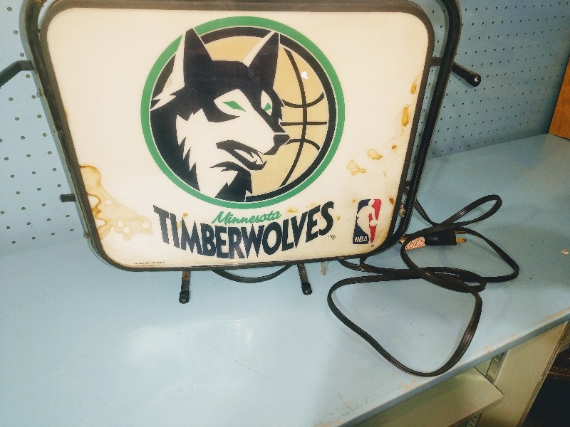 lot 100 image: Vintage Miller Lite Timberwolves Neon Sign