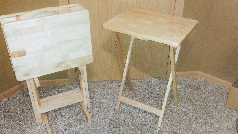 lot 136 image: Rectangular TV Trays (Set of 4)  w Stand