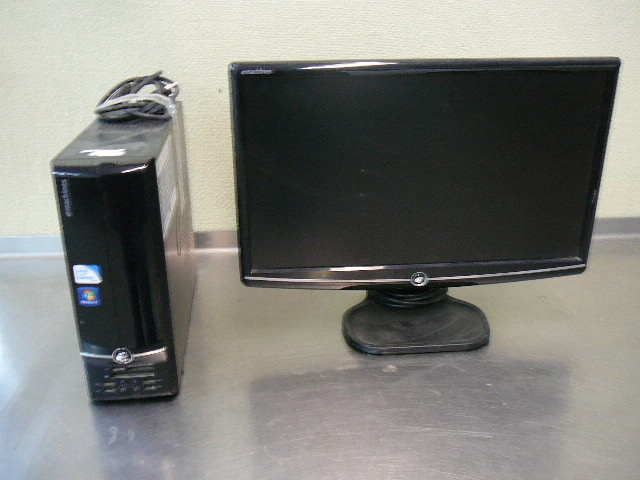 lot 14 image: Computer with Monitor