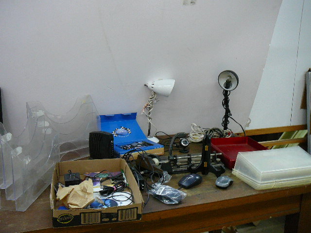 lot 16 image: Office Items